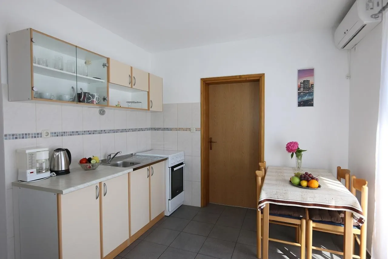 Apartments In Silo/Insel Krk 13454